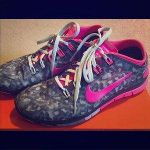 Nike Cheetah Print/Pink Used Sneakers Size 10